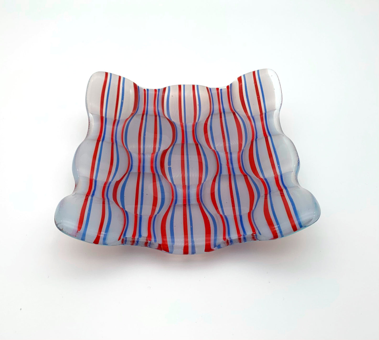 Optic Dish Medium Red White Blue